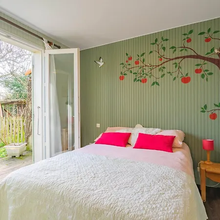 Le Pommier - D'hotes 住宿加早餐酒店 3*