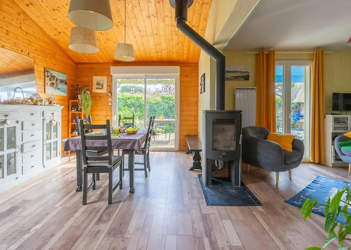 Le Pommier - D'hotes Bed & Breakfast 3*